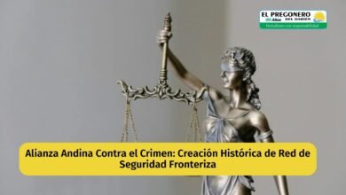 Mujer sosteniendo una balanza de justicia